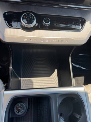 2025 Ford Expedition MAX Active