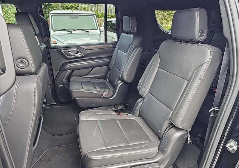 2023 Chevrolet Suburban LT