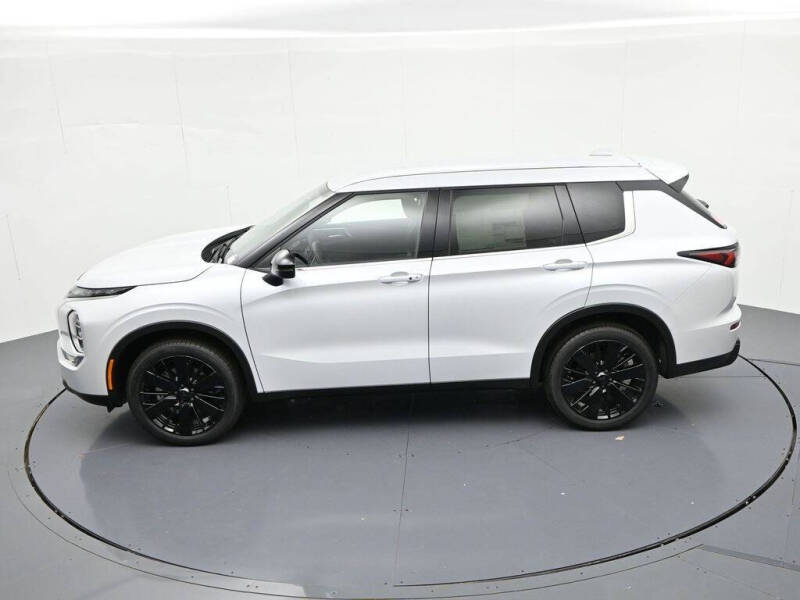 2026 Mitsubishi Outlander LE