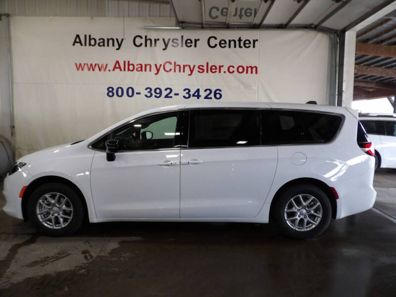 2026 Chrysler Voyager LX