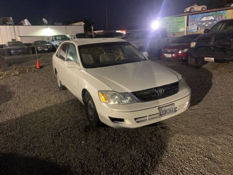 2001 Toyota Avalon XL photo 2