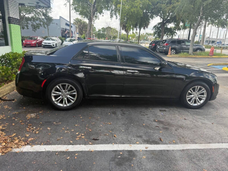 2016 Chrysler 300 C