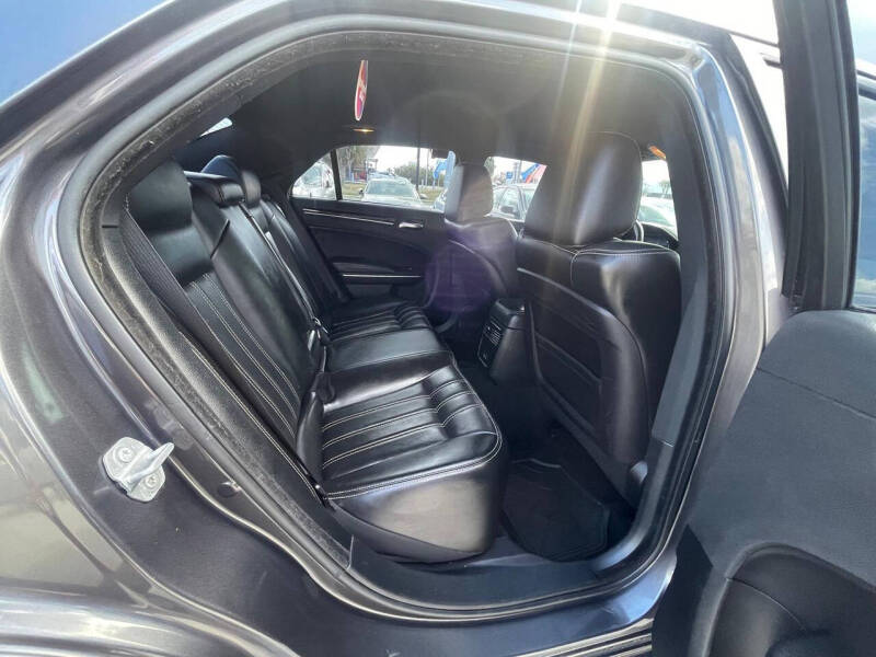 2019 Chrysler 300 S