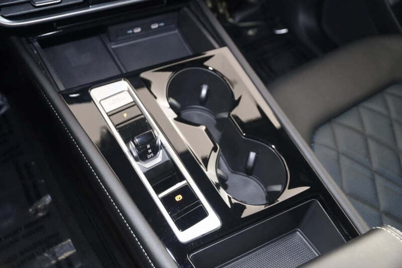 2024 Volkswagen Atlas Cross Sport SEL Premium R-Line 4Motion