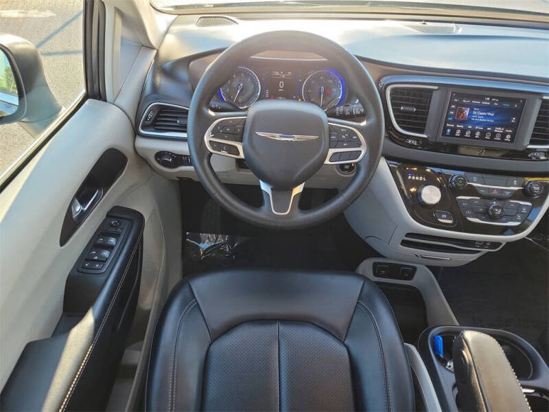 2020 Chrysler Voyager LXi