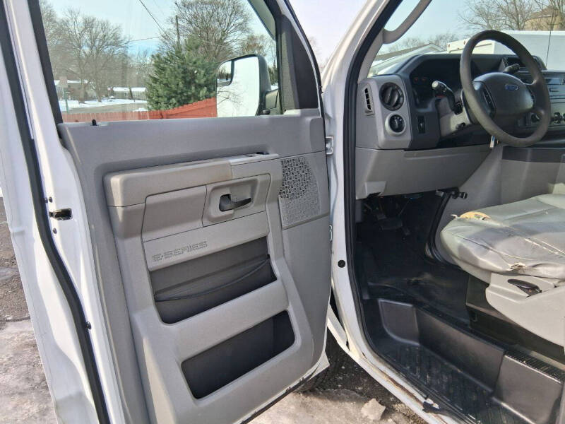 2011 Ford E-Series E-250