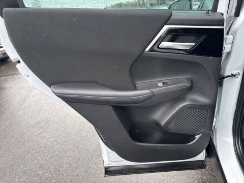 2023 Mitsubishi Outlander ES