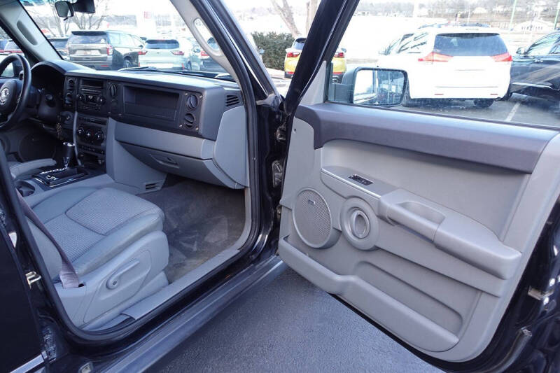 2007 Jeep Commander Sport