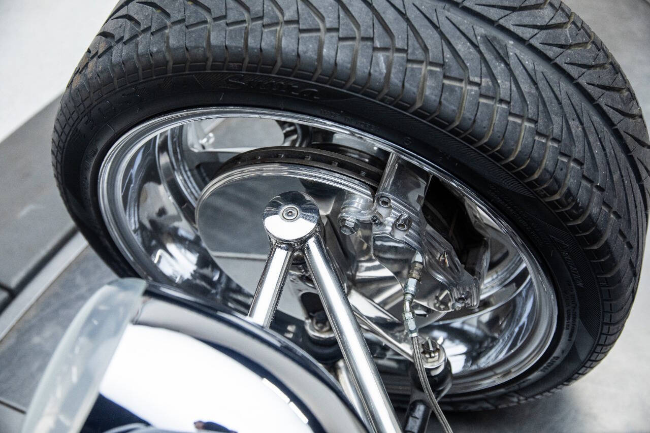 1933 Ford Model 40 26