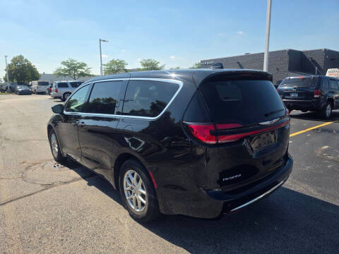 2024 Chrysler Pacifica Touring L