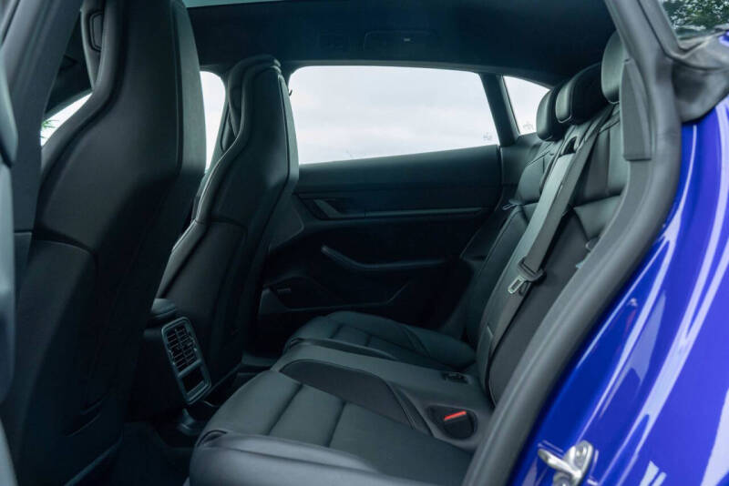 2025 Porsche Taycan 4 Cross Turismo