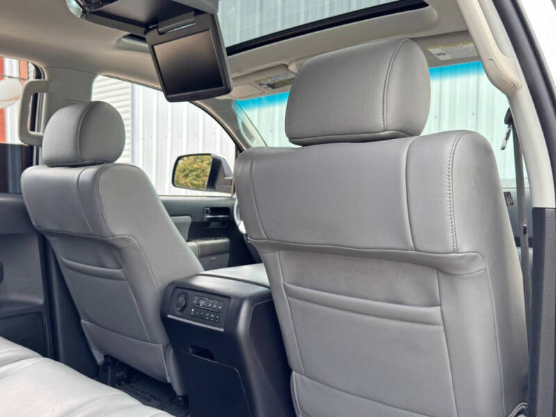 2016 Toyota Sequoia SR5