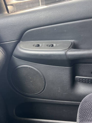 2004 Dodge Ram 1500 SLT