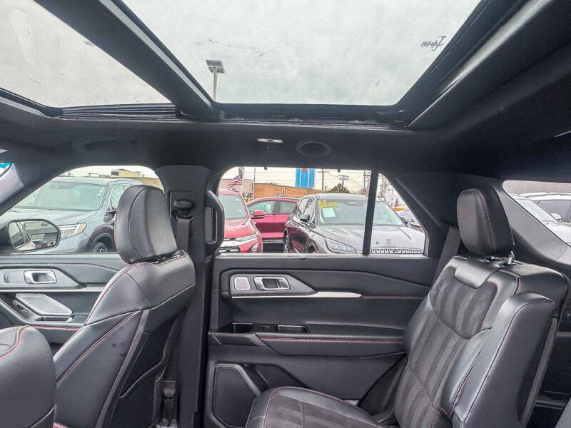 2025 Ford Explorer ST