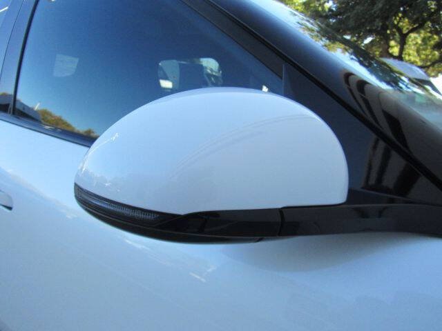 2024 Genesis GV60 Standard