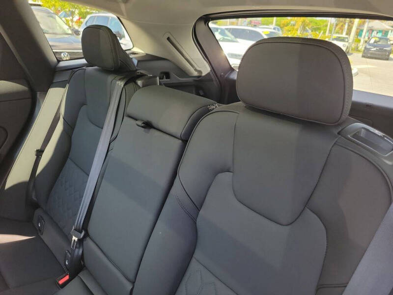 2026 Volvo XC60 T8 Core
