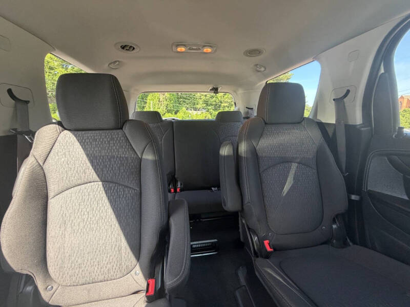 2015 GMC Acadia SLE-2