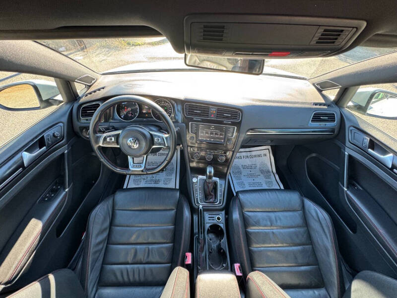 2017 Volkswagen Golf GTI Sport