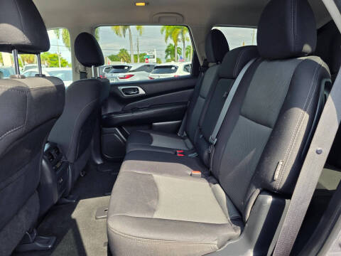 2020 Nissan Pathfinder SV