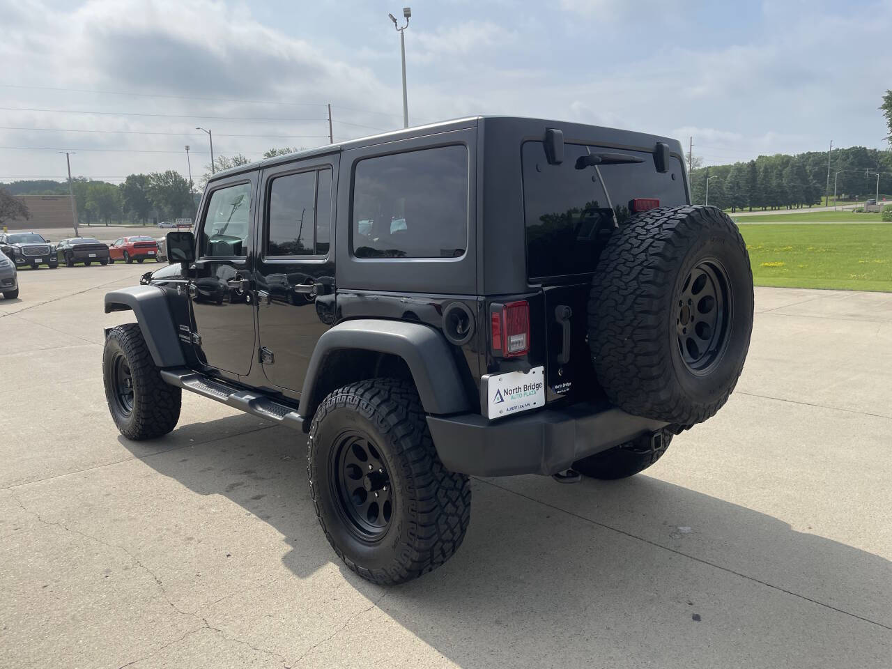 2016 Jeep Wrangler Unlimited Sport photo 3