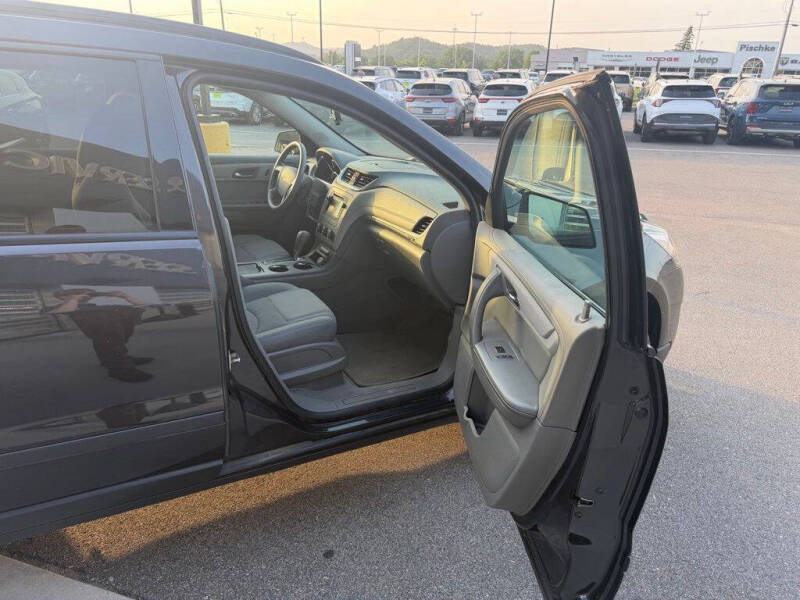 2017 Chevrolet Traverse LS