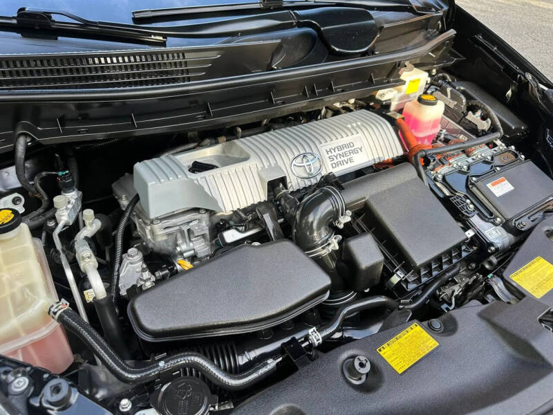 2013 Toyota Prius v Three