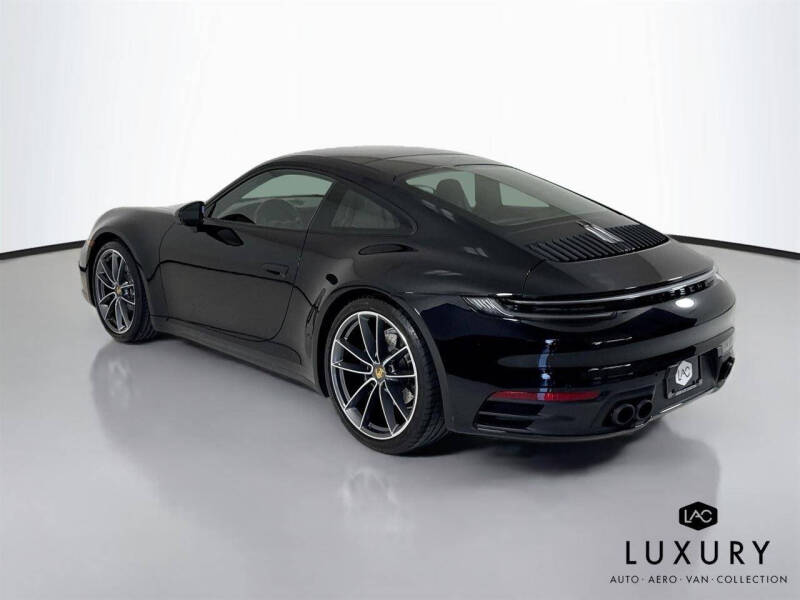 2022 Porsche 911 Carrera