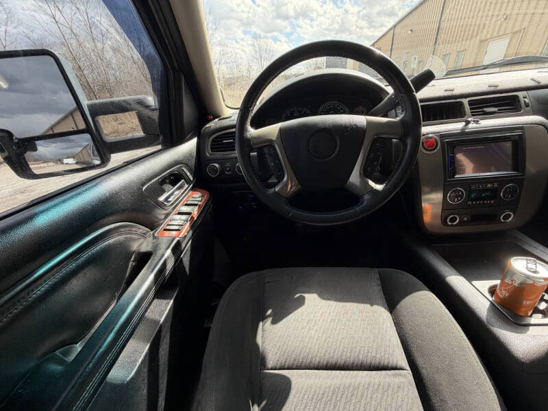 2011 GMC Yukon XL SLE