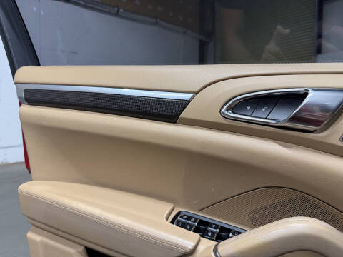 2017 Porsche Cayenne GTS
