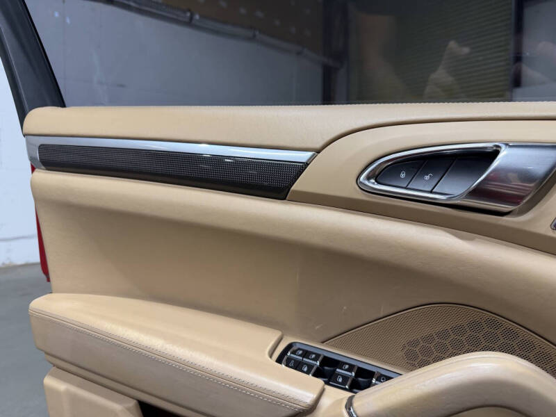 2017 Porsche Cayenne GTS
