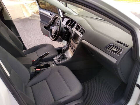 2016 Volkswagen Golf TSI S