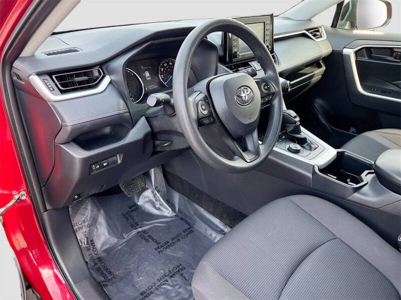 2022 Toyota RAV4 Hybrid LE