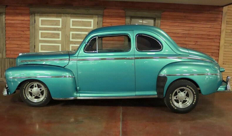 1948 Ford Super Deluxe