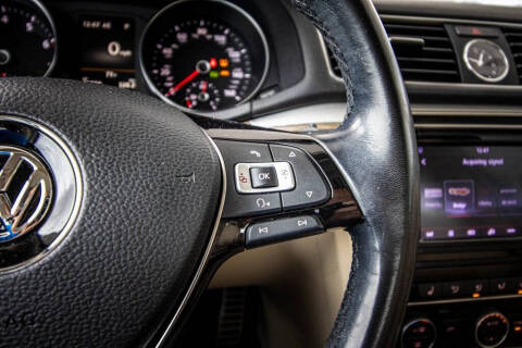 2017 Volkswagen Passat 1.8T SEL Premium