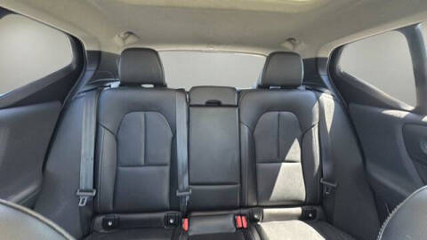 2024 Volvo XC40 B5 Core Bright Theme