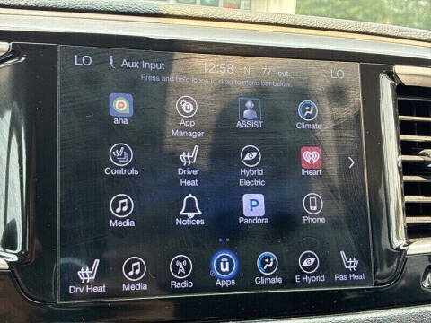 2017 Chrysler Pacifica Hybrid Premium