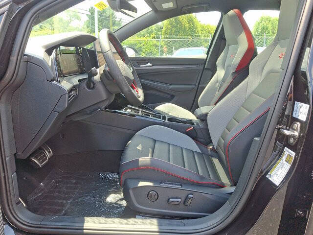 2025 Volkswagen Golf GTI SE