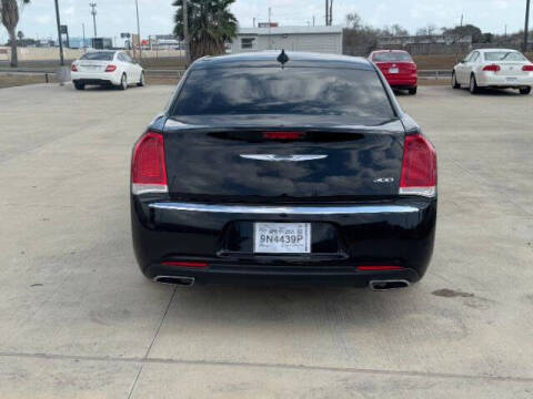 2018 Chrysler 300 Touring