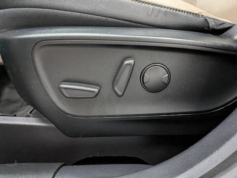 2020 Ford Escape Hybrid Titanium