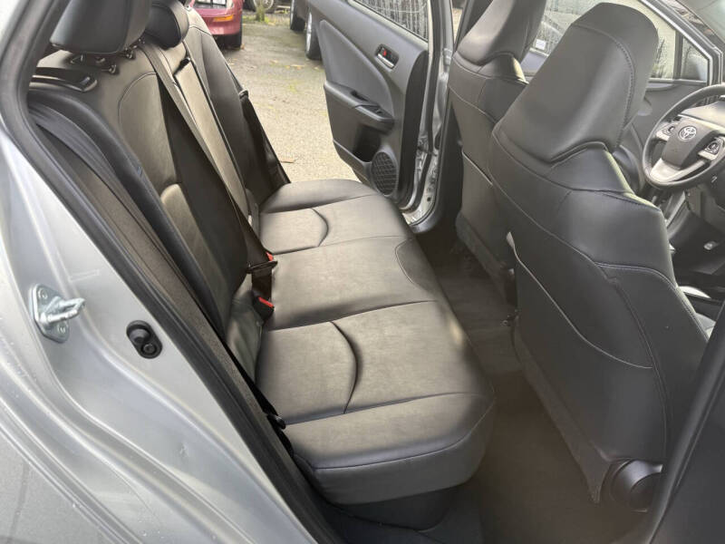 2016 Toyota Prius Three Touring