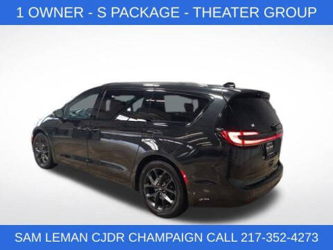 2024 Chrysler Pacifica Touring L