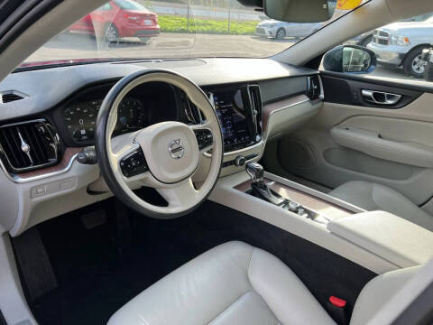 2021 Volvo S60 T5 Momentum