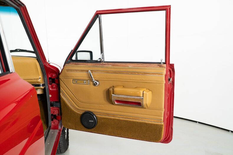 1987 Jeep Grand Wagoneer