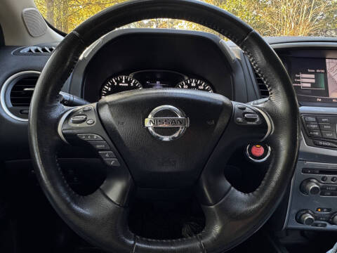 2017 Nissan Pathfinder SL