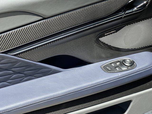 2024 Aston Martin DB12 V8