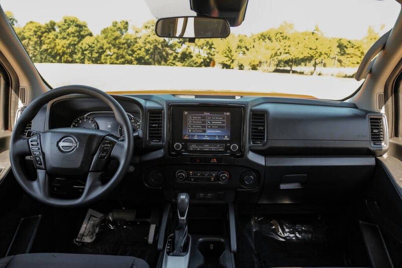 2022 Nissan Frontier S