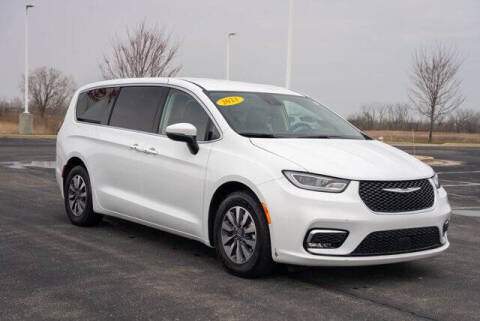 2023 Chrysler Pacifica Plug-In Hybrid Touring L