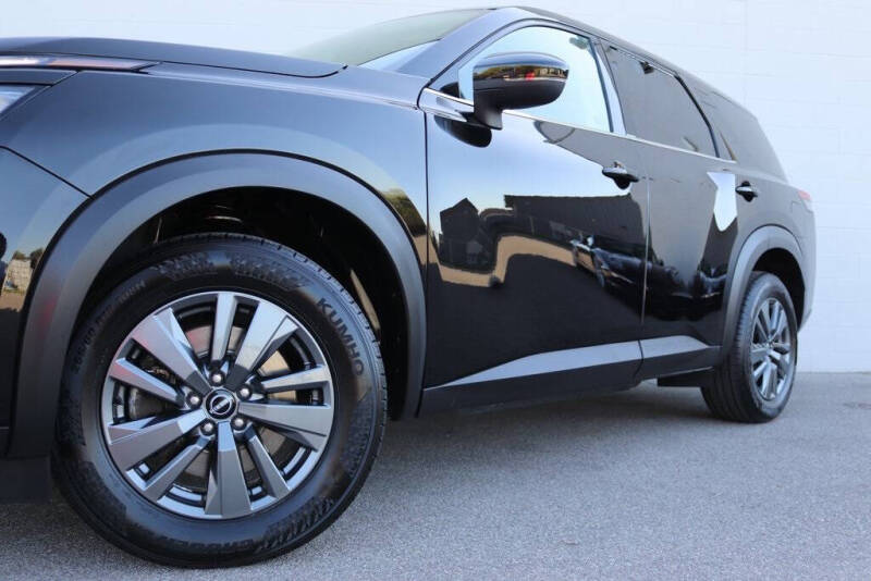 2022 Nissan Pathfinder S