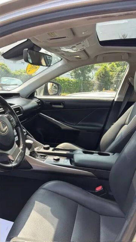 2018 Lexus IS 300
