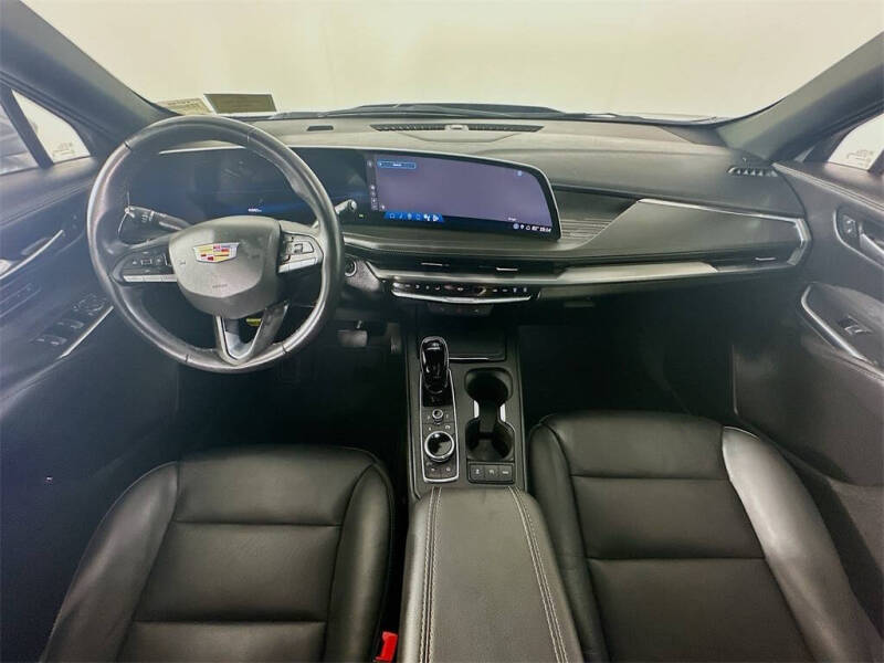 2024 Cadillac XT4 Premium Luxury